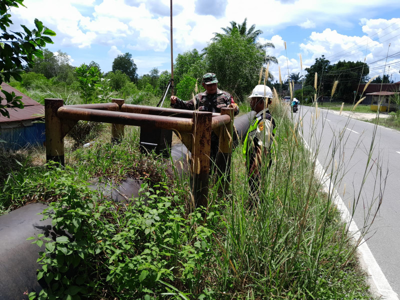 Babinsa Koramil-01 Kodim 0320/Dumai Gelar Patroli Pengamanan dan Sosialisasi Bersama SKK Migas