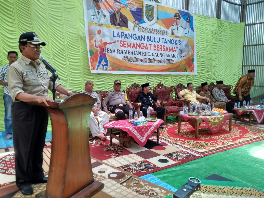 Bupati Inhil Resmikan Lapangan Bulu Tangkis Desa Rambaian