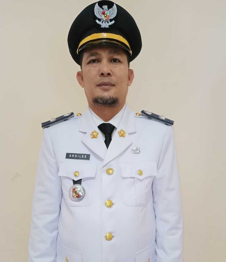 Lurah Labuh Baru Barat Imbau Warga Jangan  Buang Sampah Sembarangan