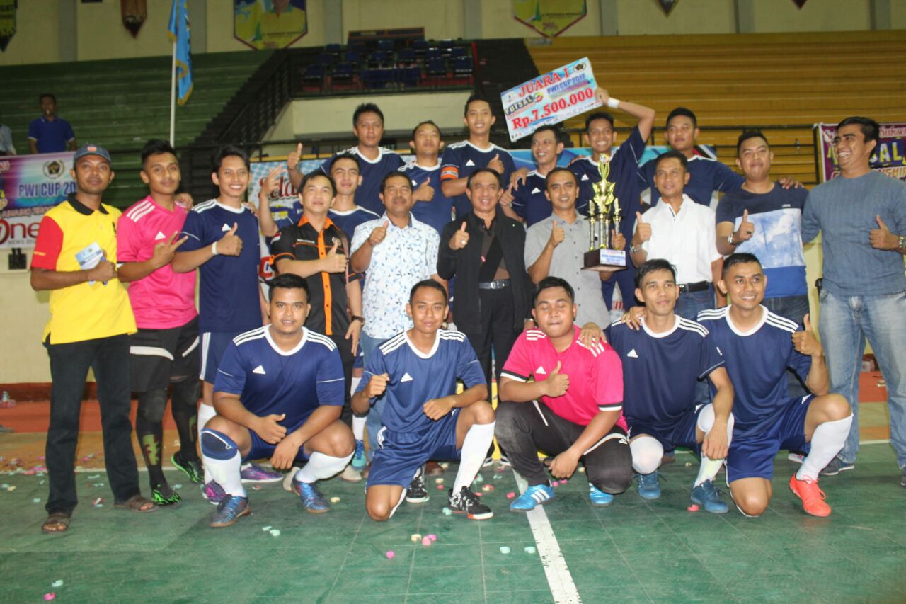 Polres Inhil Raih Juara I Futsal Championship PWI Cup 2017