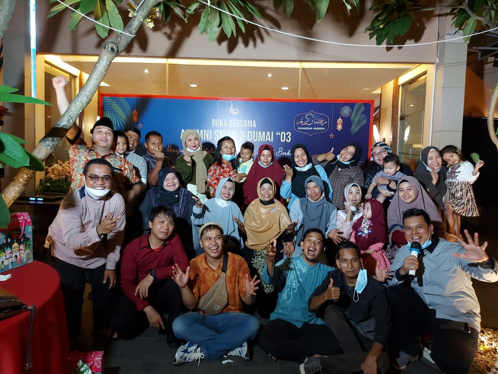 Alumni SMPN 3 Dumai Angkatan 2003 Gelar Reuni dan Buka Bersama