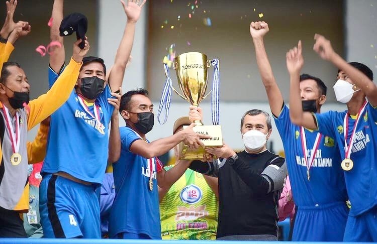 Liga Guru DTSL, Tim PGRI XIII Koto Kampar Raih Juara Satu Piala Gubernur
