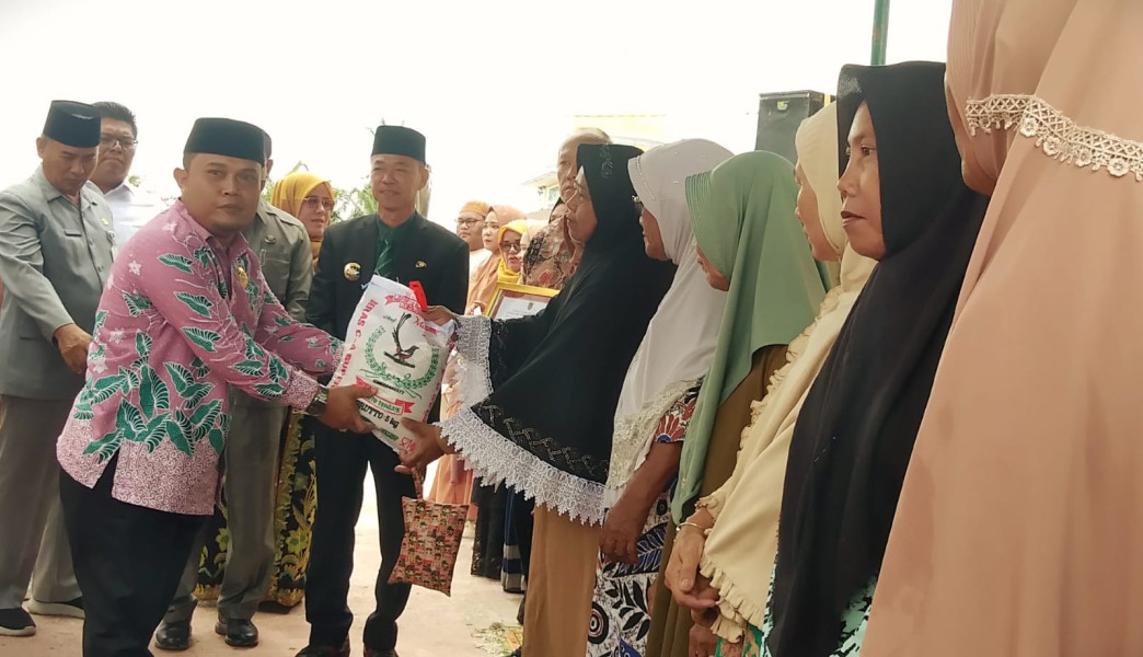 BAZNAS Rokan Hilir Salurkan Bantuan Sembako 300 Paket Dhuafa Kepada Masyarakat Kecamatan Palika