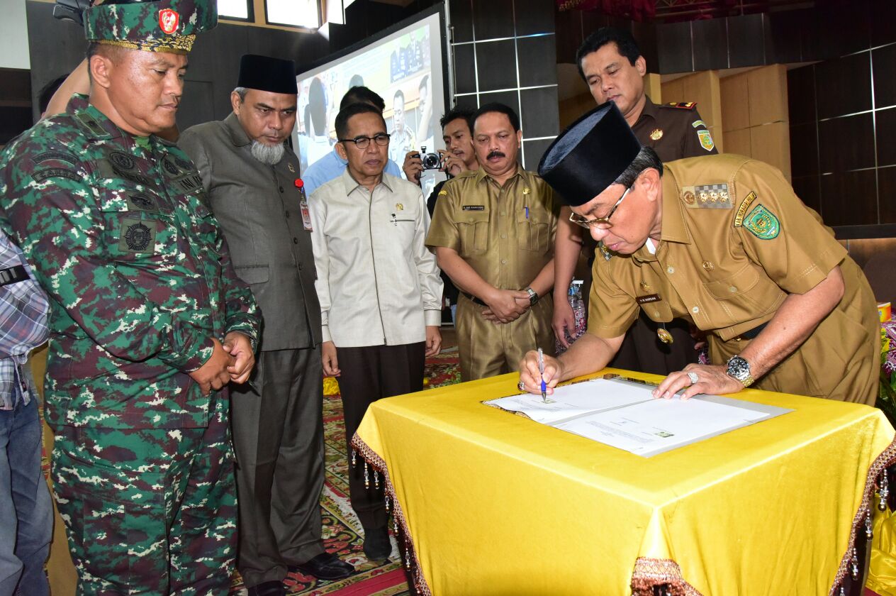 Bupati Inhil Tandatangani NPHD Dan Nota Kesepakatan Dengan Sejumlah Institusi Negara