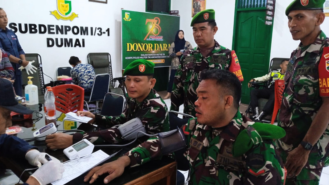 Prajurit Kodim 0320/Dumai Ikuti Donor Darah untuk HUT ke-78 Korps Polisi Militer TNI-AD