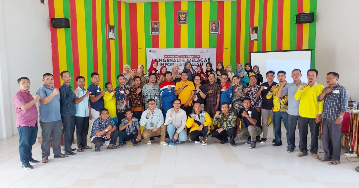 Digelar AJI dan PHR, Perangkat Desa di Bangko Pusako Rohil Ikuti Pelatihan Melacak Hoaks