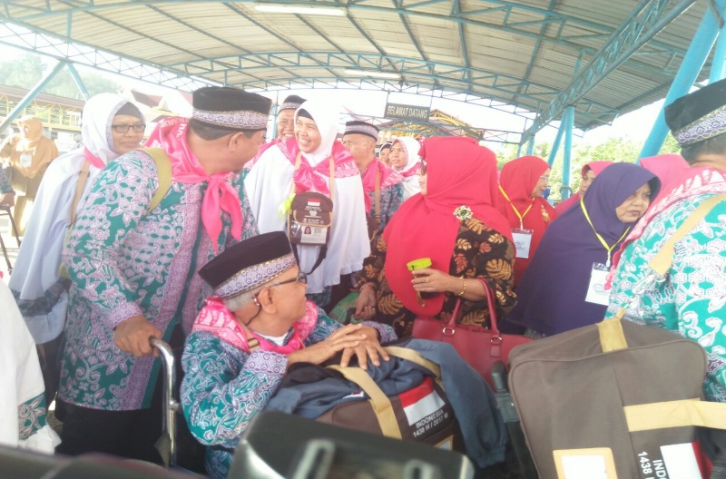 207 JCH Asal Kecamatan Mandau bertolak menuju Batam