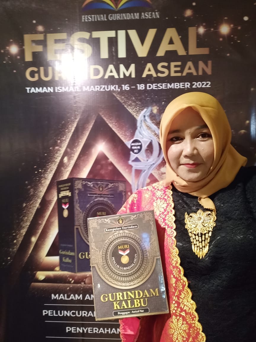 Luar Biasa, Arni Iswari Kembali Raih Rekor MURI