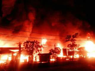 Belasan Unit Rumah Warga Tembilahan Hulu Ludes Terbakar