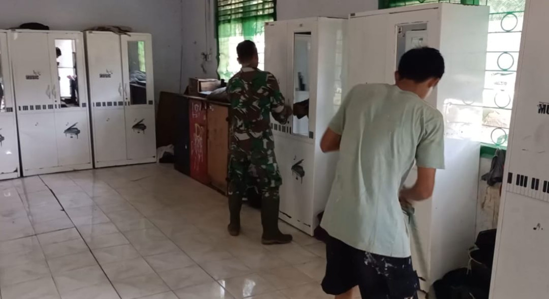 Babinsa Koramil 03 Bantu Renovasi Panti Asuhan Al Barkah