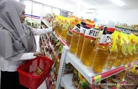 Pantau Harga Minyak Goreng, Disperindagkop Riau Sidak Pasar Tradisional