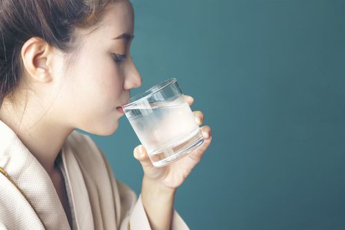 Berapa Banyak Air Putih Yang Dibutuhkan Untuk Menurunkan Berat Badan