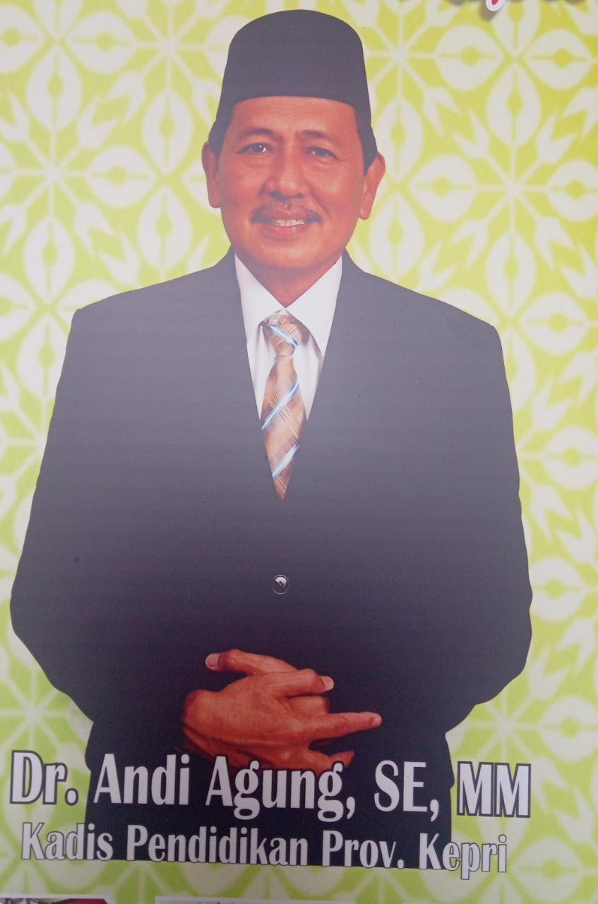 Kadisdik Kepri Sulit Ditemui, Awak Media Kecewa
