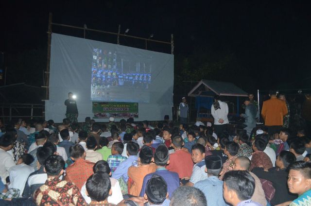 Ponpes Syafa'aturrasul Teluk Kuantan Nobar Film G30S/PKI