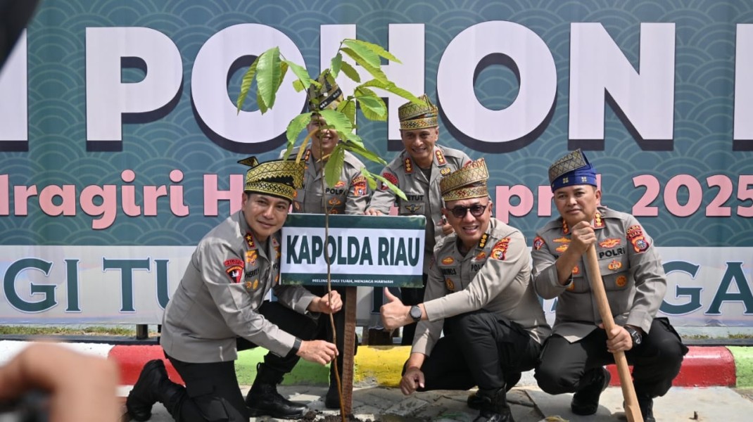 Kapolda Riau Irjen Pol DR. Herry Heryawan Lakukan Ini Saat Kunker Perdana Di Inhu