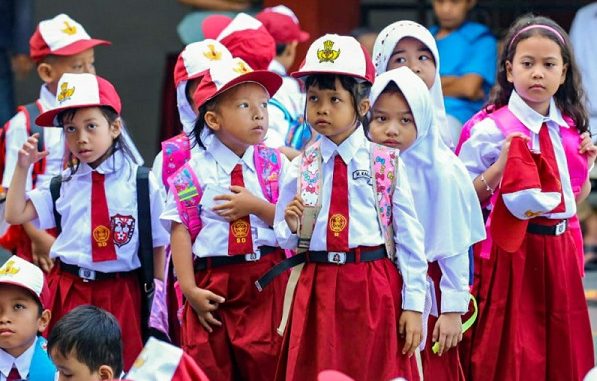 Jam Masuk Sekolah di Indonesia Terlalu Pagi
