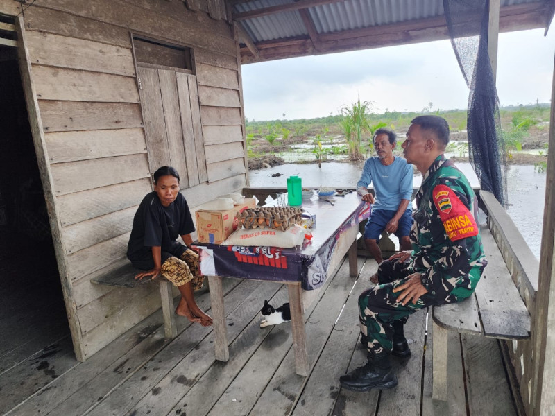 Serda Miftah Serahkan Bantuan Sembako Untuk Masyarakat