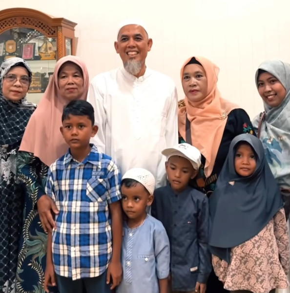 Ribuan Warga Hadiri Halal Bi Halal di Kediaman Walikota Dumai