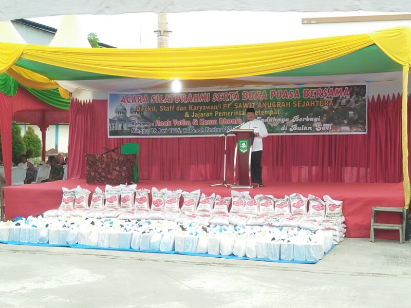 Bupati Bengkalis hadiri Acara berbagi PT. SAS di Desa Muara Basung Kecamatan Pinggir