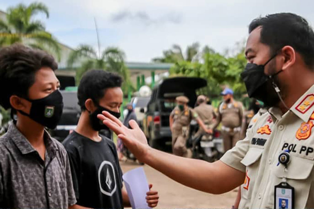 Kedapatan Tidak Pakai Masker, Dikenakan Sanksi Sosial