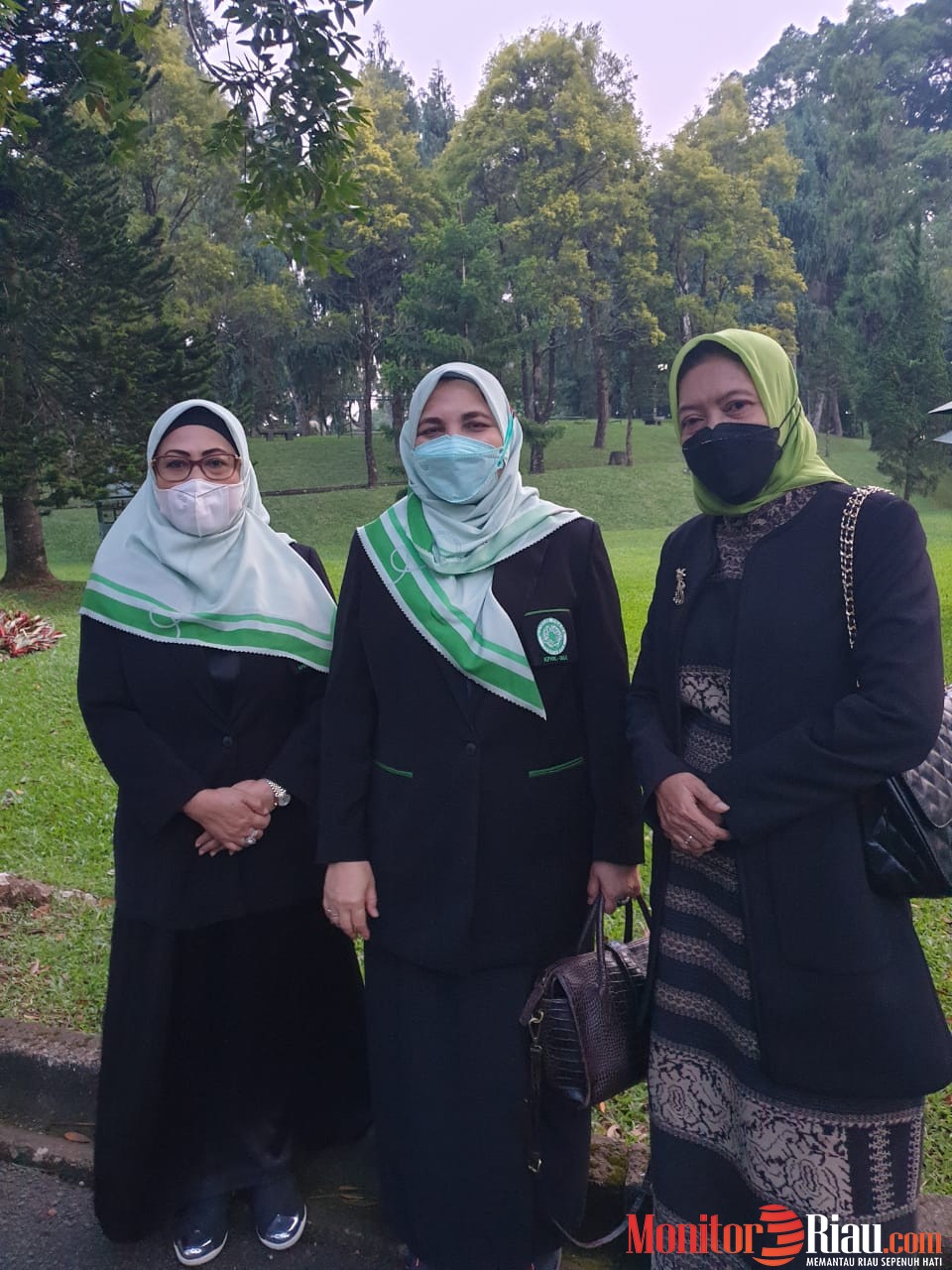 Dr. Hj. Siti Ma'rifah : Perempuan Harus Lebih Kreatif dan Mengembangkan Diri