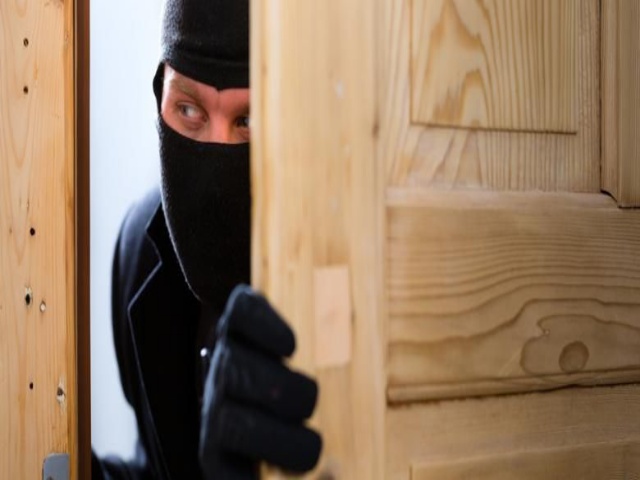 Perampokan Eks Kantor Pemkab Probolinggo: Salah Sasaran Atau Motif Politik..??