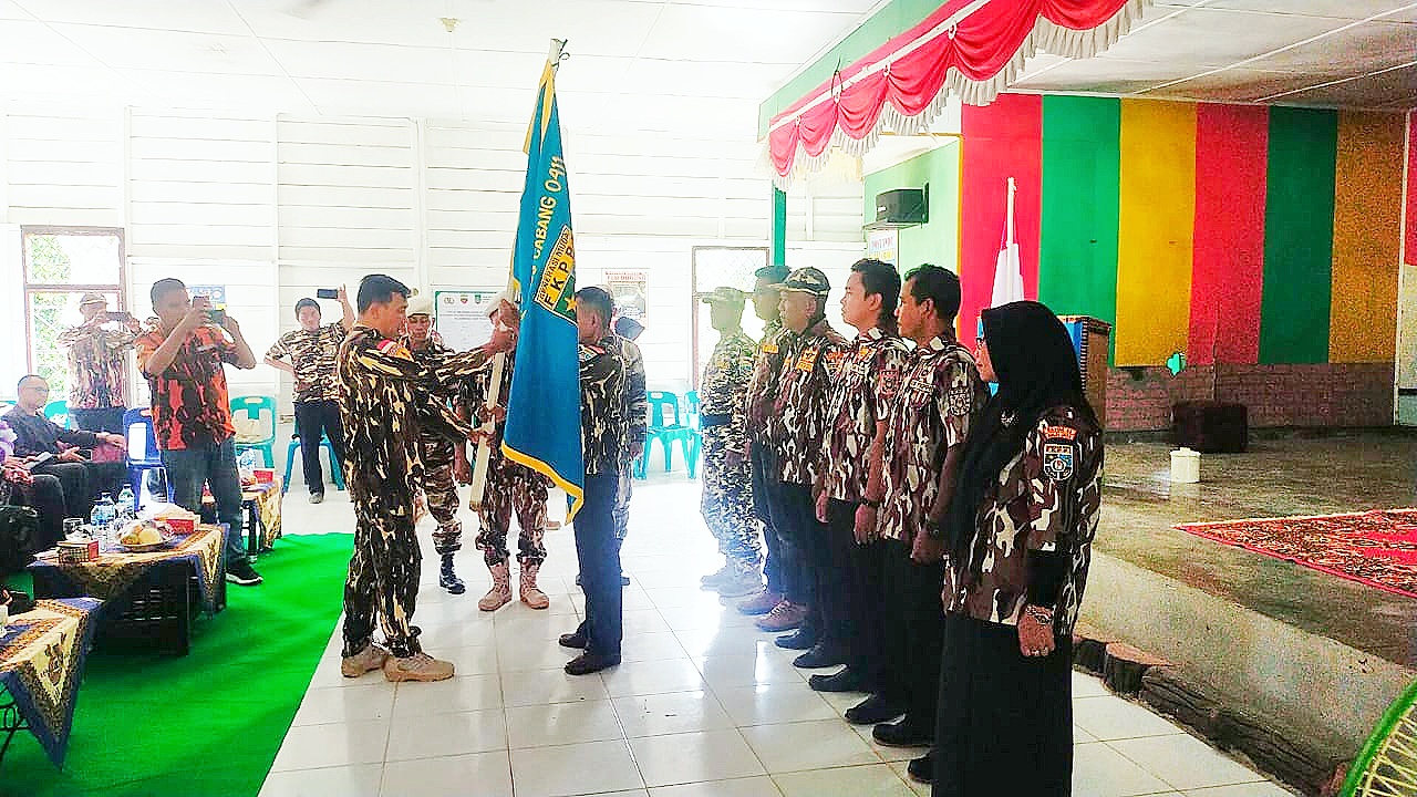 Ketua GM-FKPPI 0411 Rohil Rudi Bintoro Lantik 7 Pengurus  Rayon Kecamatan