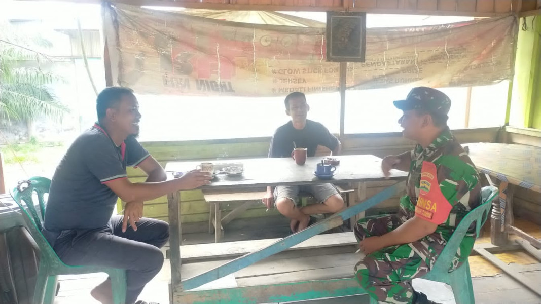 Sertu Jum'at Desmanto Temui Masyarakat dan Sampaikan Larangan Ini