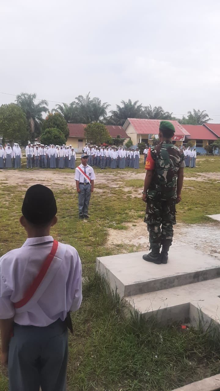 Pimpin Upacara Bendera, Ini Ya g Disampaikan Oleh Serda Sugianto