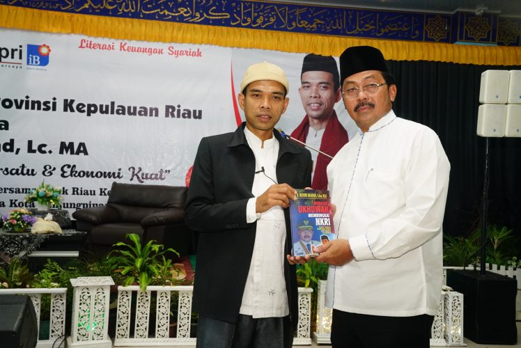 Dihadiri UAS, Nurdin Buka Pembekalan Mubaligh se-Provinsi Kepri