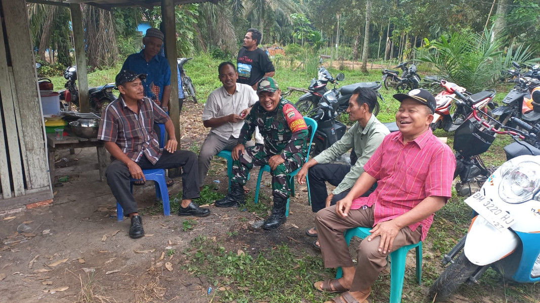 Babinsa Kelurahan Bukit Nenas Ajak Warga Tingkatkan Persaudaraan dan Kebersamaan