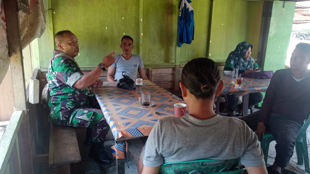 Sertu Sareh Melaksanakan Komsos Jelang HUT RI ke 78