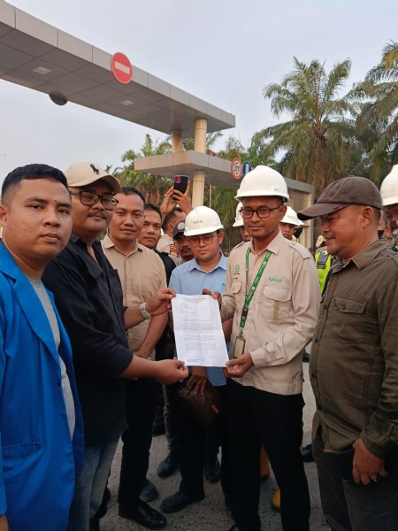 Mahasiswa Seruduk PT SDO, Diduga Ada Kegiatan Yang Mencemari Lingkungan