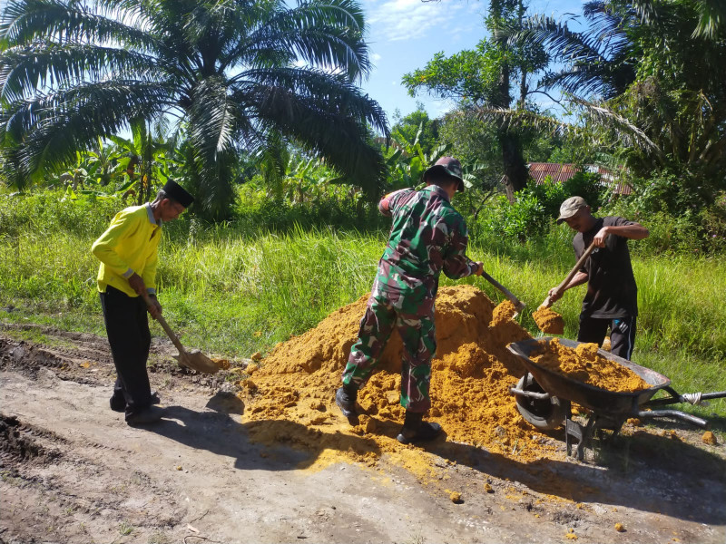 Serda Iwan Sahputra Melaksanakan Giat Gotong Royong