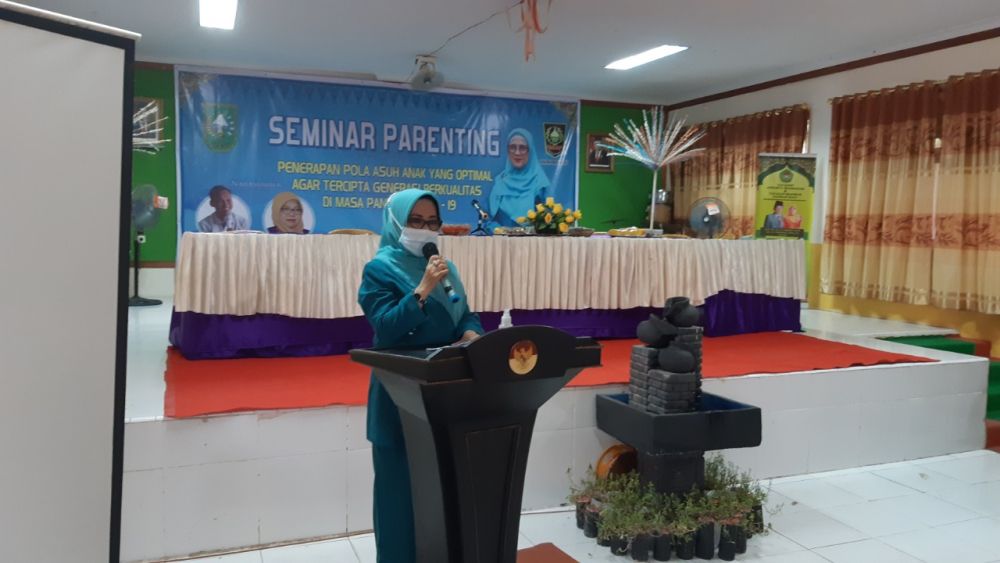 BKOW Provinsi Riau Gelar Seminar Parenting
