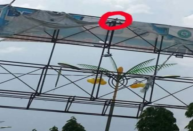 Kondisi Baliho Iklan Pasar Santan Kelapa Tembilahan Bahayakan Pengguna Jalan