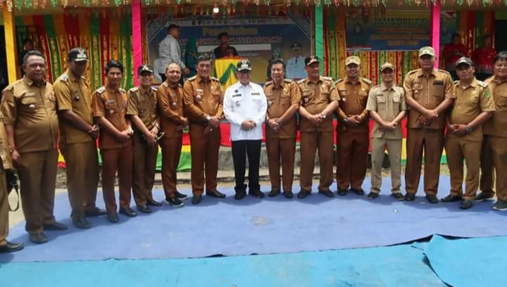 Kukuhkan Bapak/Bunda Asuh Anak Stunting Se Kec Mandah, Bupati berharap Sinergitas dan Komitmen Seluruh Elemen Masyarakat