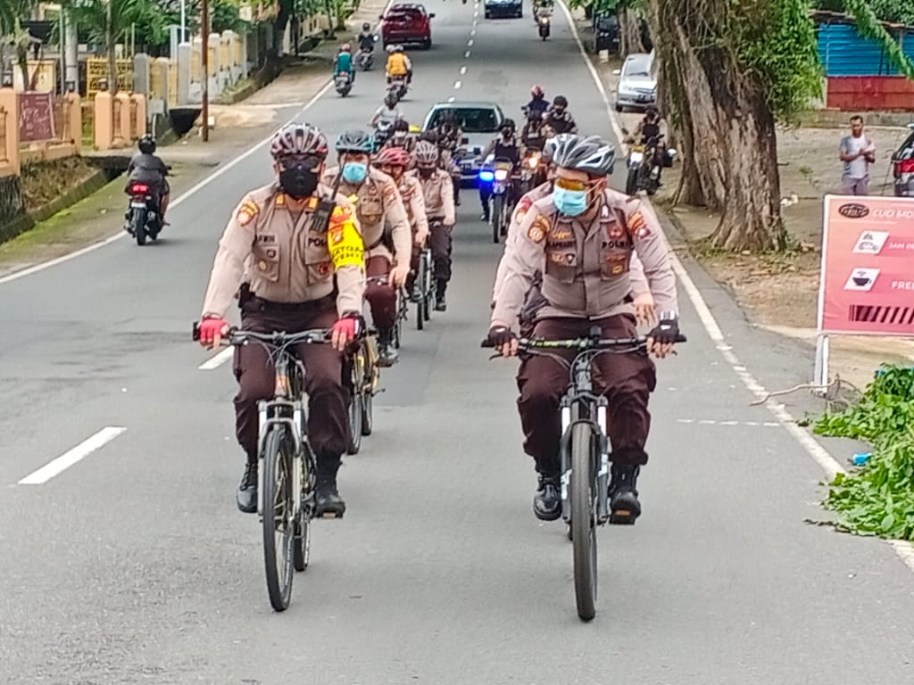 Sat Sabhara Polres Tanjungpinang Sosialisasikan New NormaL dengan Patroli Bersepeda