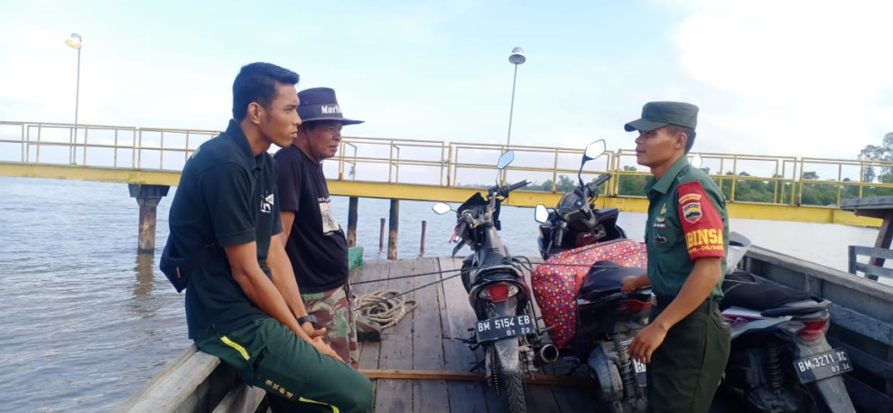 Mempererat Tali Silaturahmi Dengan Masyarakat, Serda CJ Silalahi Laksanakan Komsos