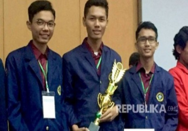 Mahasiswa IPB Juara Lomba Karya Tulis Bidang Maritim