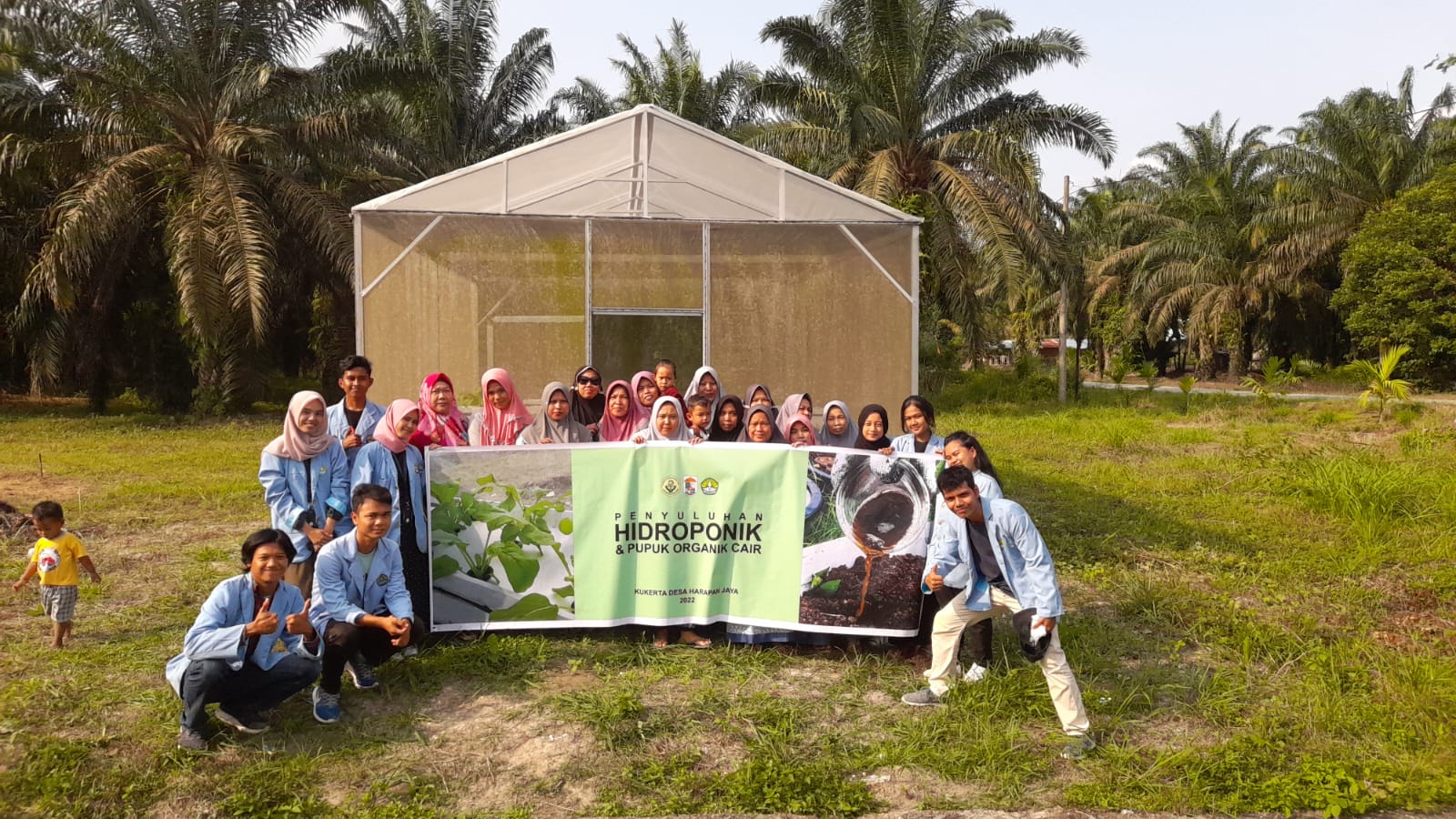 Penyuluhan Hidroponik dan Pupuk Cair Bersama Ibu-ibu Desa Harapan Jaya Pelalawan Oleh Kukerta UNRI
