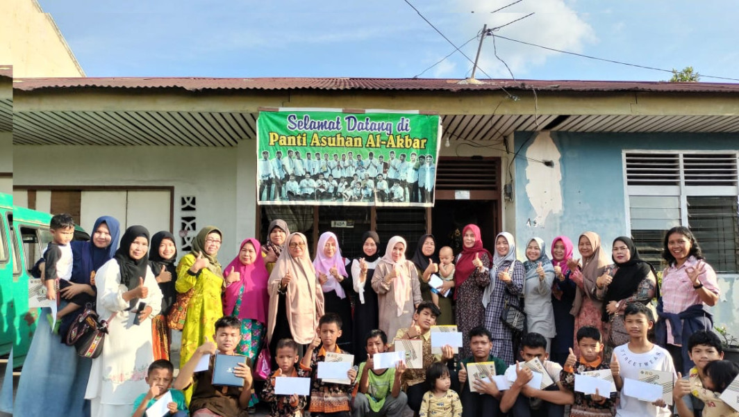 IKWI Riau Serahkan Santunan dan Paket Sembako ke Panti Asuhan Al-Akbar