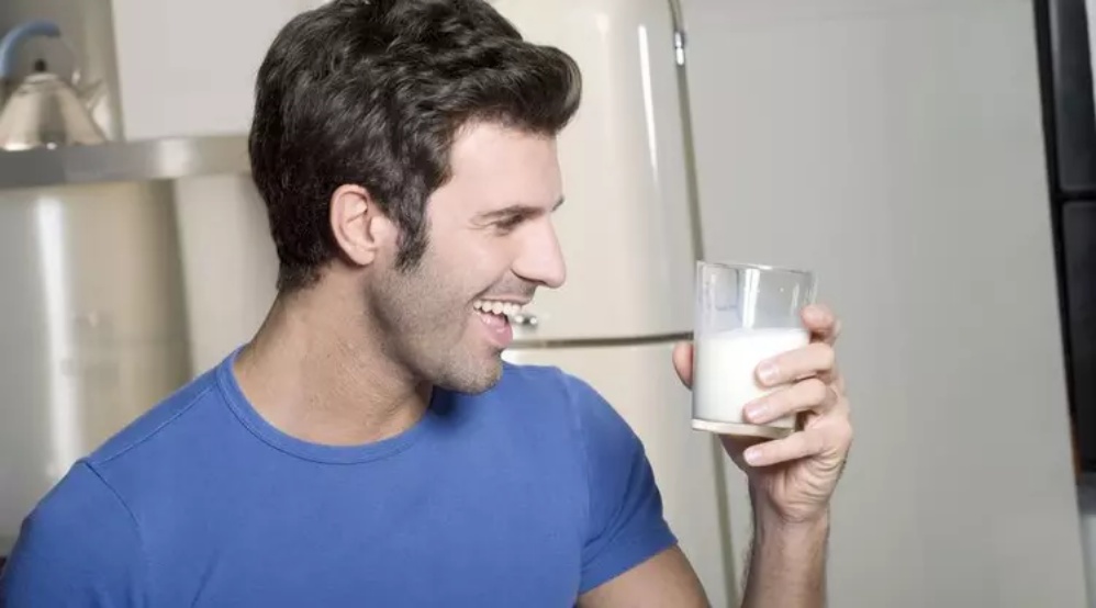 Benarkah Minum Susu Dapat Lawan Penyakit Paru?