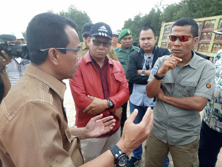 Ketua Fraksi PDI Perjuangan DPRD Bengkalis Kecewa Melihat Pembangunan Jalan Poros