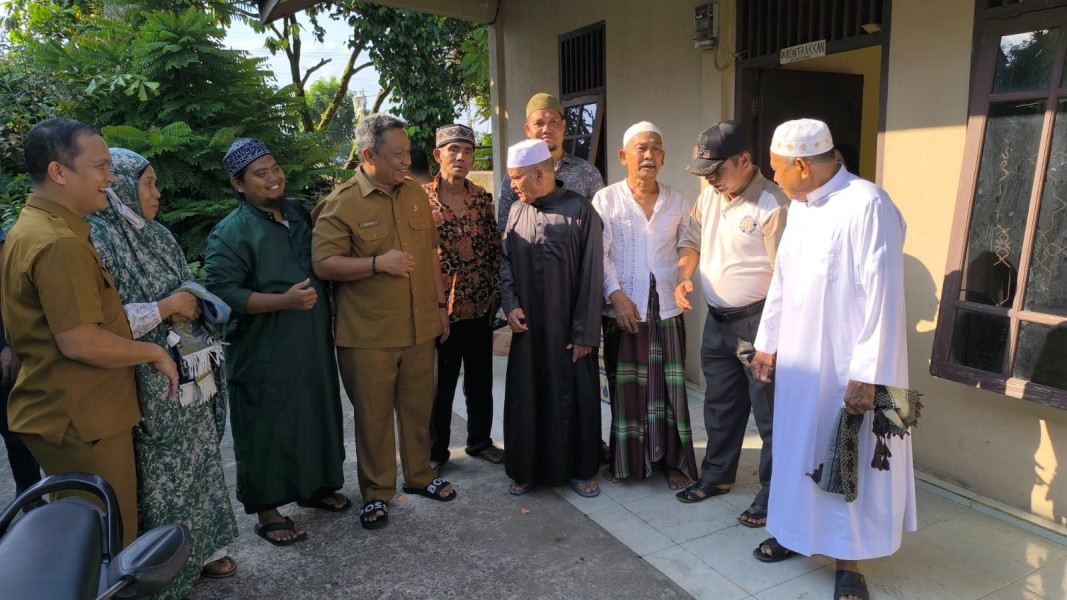 Salurkan Bantuan Sosial Kepada Korban Kebakaran, Bahtiar: Terima Kasih Pak  Anton