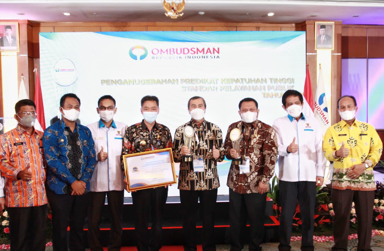 Pemkab Rohil Raih Piagam Predikat Kepatuhan Tinggi Standar Pelayanan Publik Tahun 2021