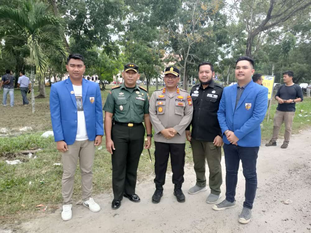 DPK KNPI Dumai Kota Ikut Membagikan Bansos Bersama Kapolres Dumai