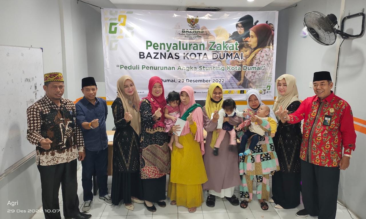 Baznas Dumai Salurkan Zakat Untuk Keluarga Cegah Stunting