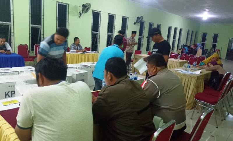 Rapat Pleno Rekap Pemilu di Medang Kampai Masih Berlangsung