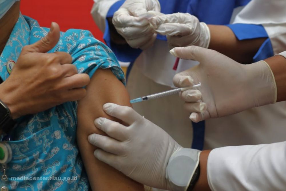 BPOM Terus Pastikan Keamanan dan Khasiat Vaksin COVID-19
